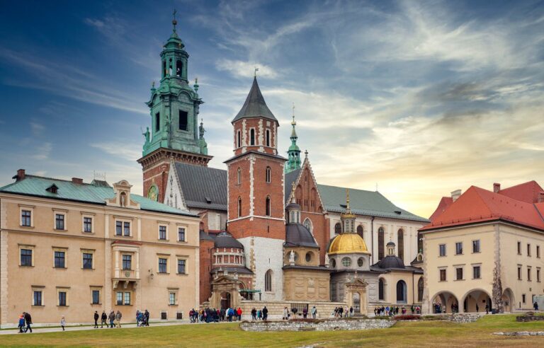 5 Best Places to Visit in Poland for Next Vacation.